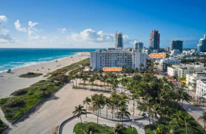 South Beach Suite in South of Fifth Neighborhood Across from Miami's Best Beach